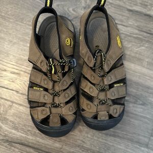 Invicta Men’s Sandles size 8.5